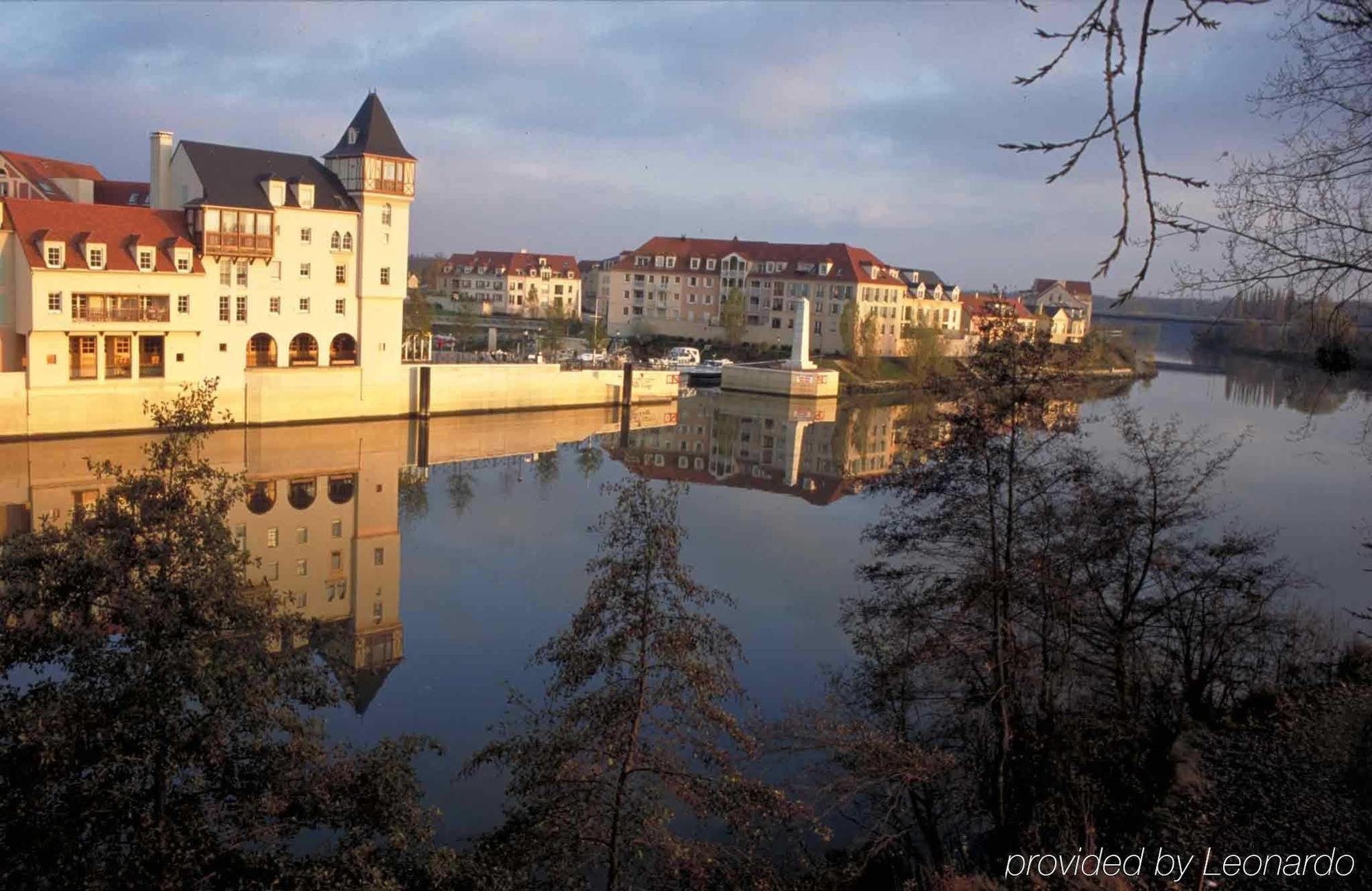 Mercure Cergy Pontoise Centre Екстер'єр фото